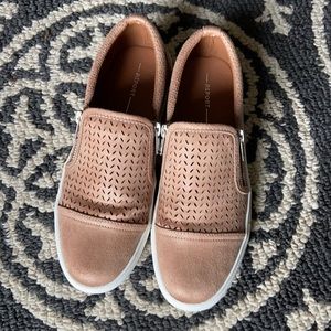 Report slip on sneaker